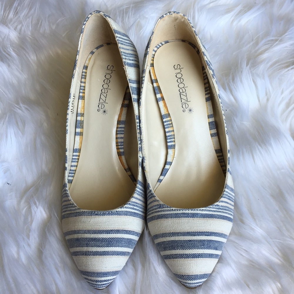 Shoe Dazzle • Striped Pumps